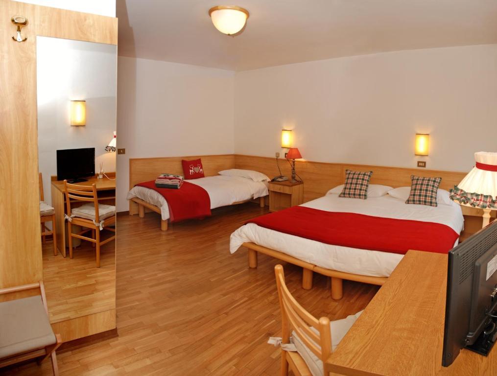 Albergo Centrale Santo Stefano Di Cadore Habitación foto